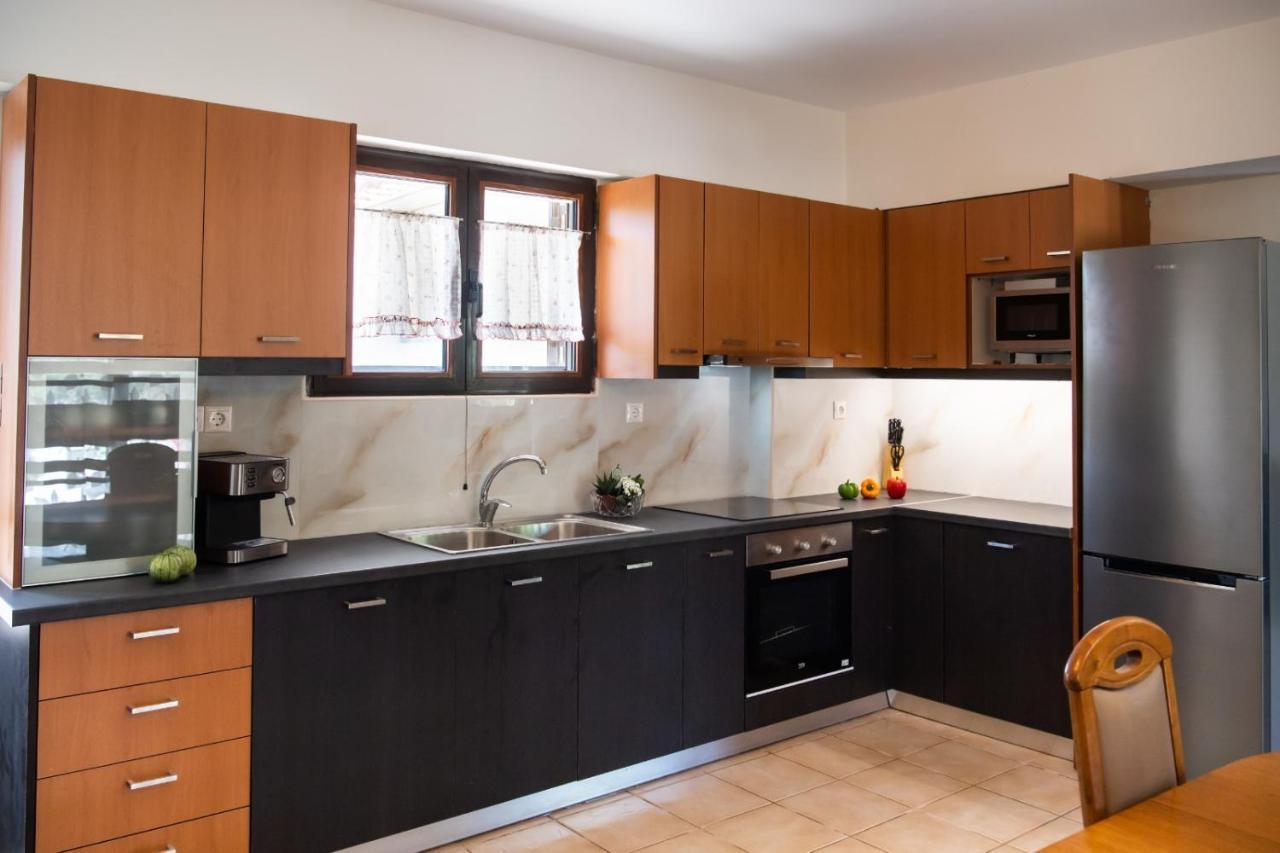Irinis House Vila Komilion Exterior foto