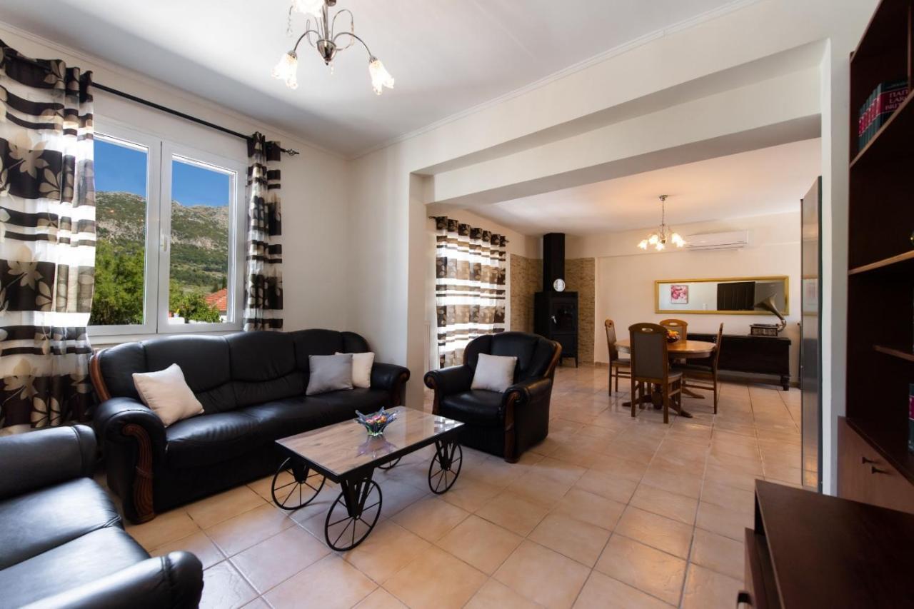 Irinis House Vila Komilion Exterior foto